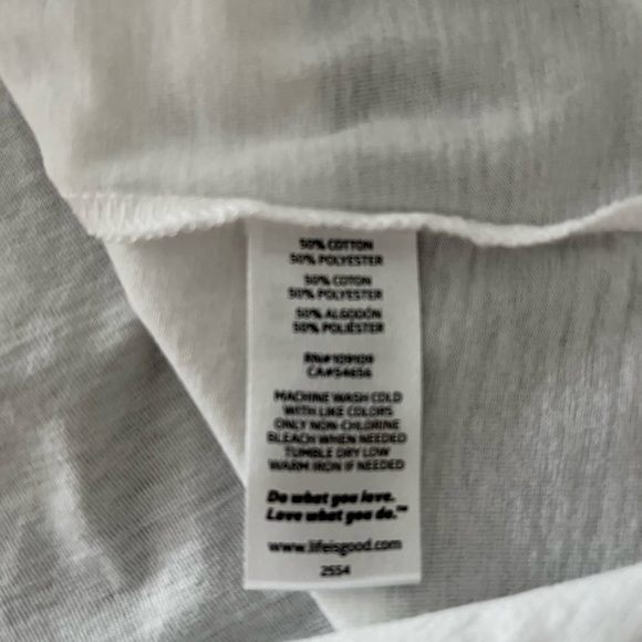 Lot of 2 MSU V-Neck LIFE IS GOOD Tees, Medium - Picture 6 of 12